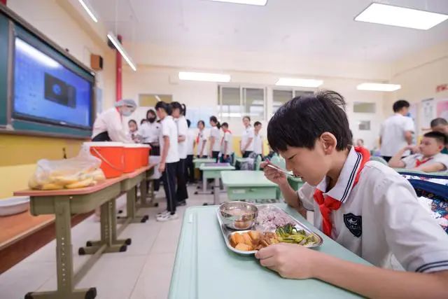 尊龙凯时北京中小学校将设立食品安全总监！